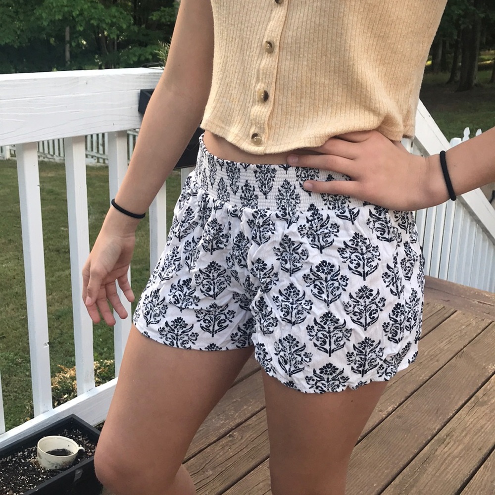 Summer Shorts - Picture 3 of 4